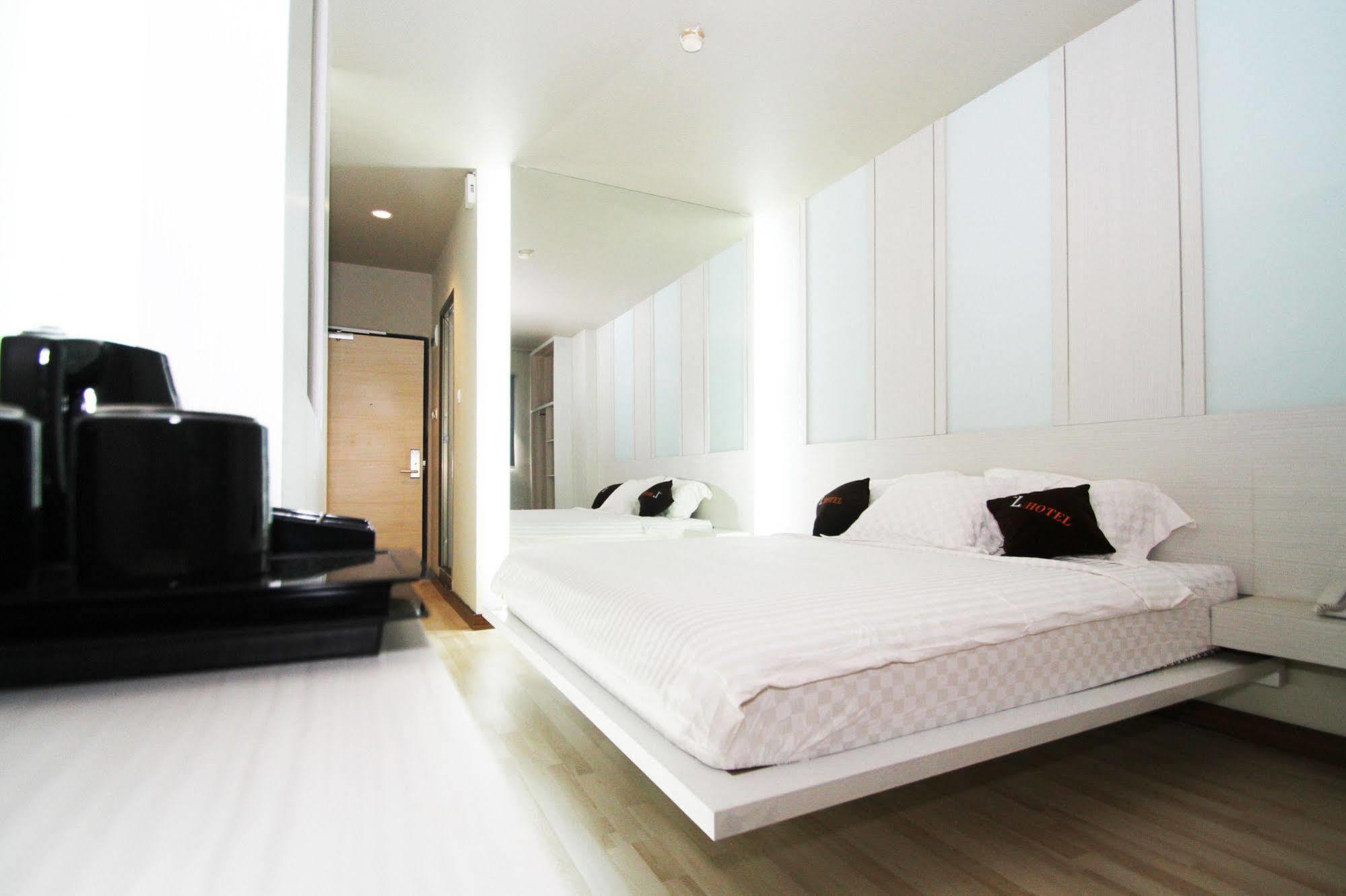 The L Hotel Entertainment Batam Extérieur photo