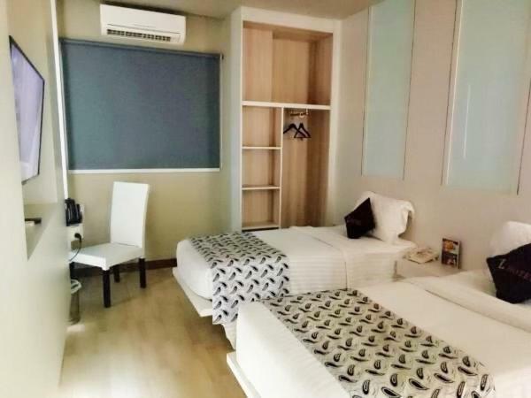 The L Hotel Entertainment Batam Extérieur photo